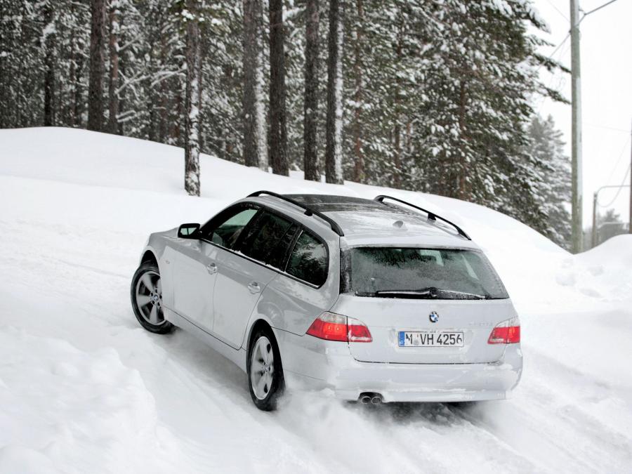  BMW 530xi Touring 2007 года  (фото 11 из 12)